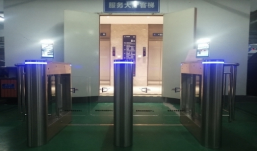 puerta abatible para guangdong Panyu centro de servicio del gobierno