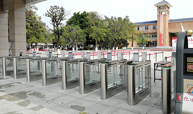 Torniquete de puerta batiente LD-B502 en la escuela secundaria de Guangzhou