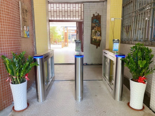  Lide torniquete giratorio allana un paso seguro para el campus 